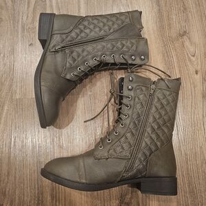 Quilted Lace-Up Ankle Boots - Olive